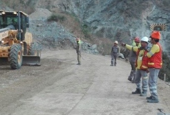 Refuerzamiento y construcción de espaldon en dique de contención de la Relavera SANTA MARÍA 2